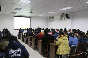 中国社会科学院郑秉文教授来中文在线
讲学2.jpg